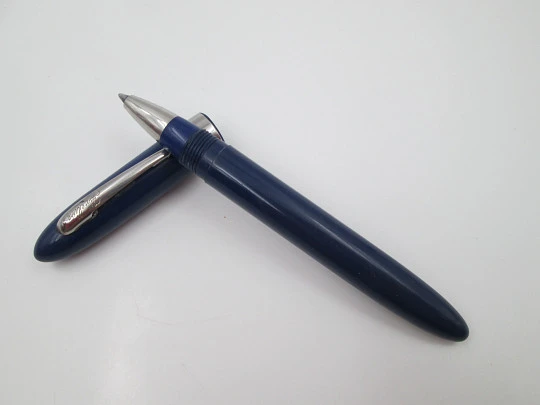 Sheaffer Fineline ballpoint pen. Blue plastic and chromed metal trims. USA. 1950's