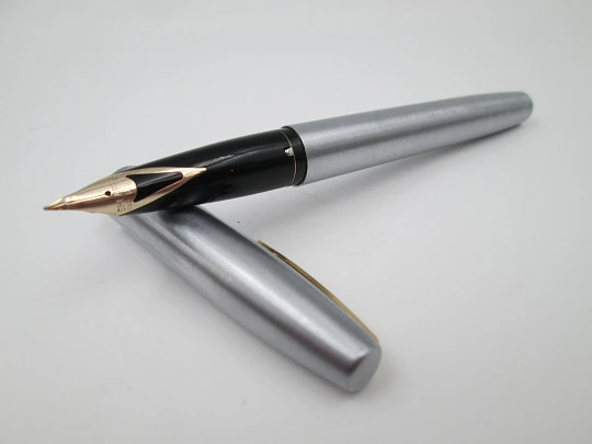 Sheaffer Imperial 444 XG Flighter. Brushed steel & gold plated. Inlaid nib