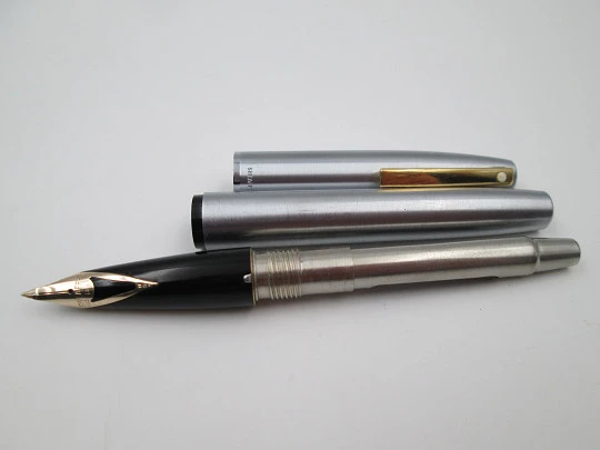 Sheaffer Imperial 444 XG Flighter. Brushed steel & gold plated. Inlaid nib