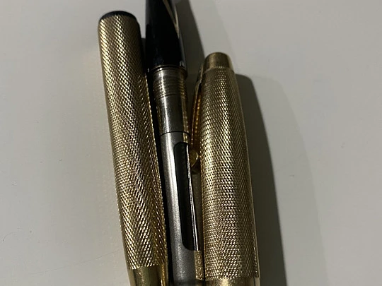 Sheaffer Imperial 827 fountain pen. 23k gold electroplated. Barleycorn. 1975's