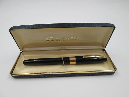 Sheaffer Imperial IV. Black plastic & gold plated. Touchdown filling. 1960's
