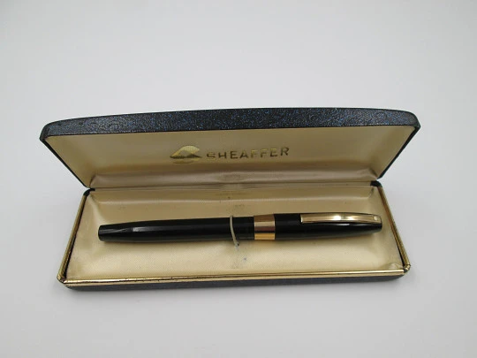 Sheaffer Imperial IV. Black plastic & gold plated. Touchdown filling. 1960's