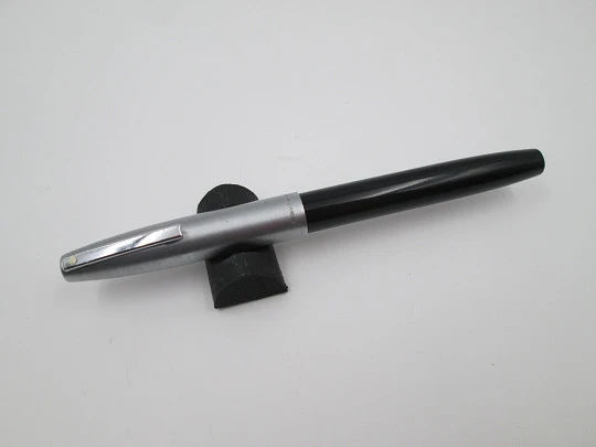 Sheaffer Imperial Triumph. Black plastic & brushed chrome. Converter. 1990's. USA