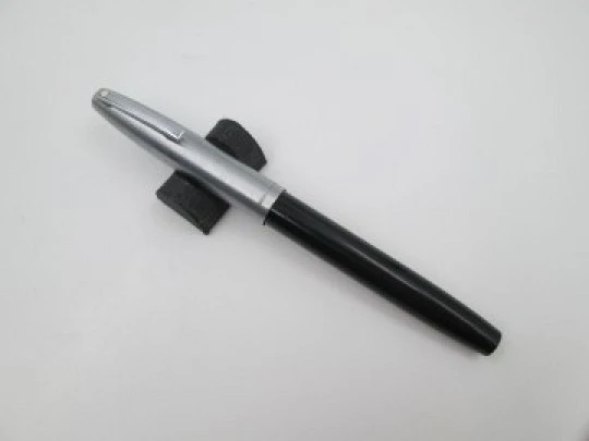 Sheaffer Imperial Triumph. Black plastic & brushed chrome. Converter. 1990's. USA