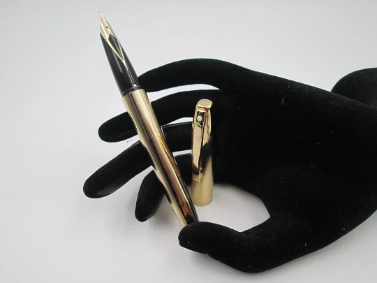 Sheaffer Imperial Triumph. Chapada en oro. Patrón lineal. Convertidor. 1970. EEUU Sheaffer Imperial Triumph. Chapada en oro. Patrón lineal. Convertidor. 1970. EEUU