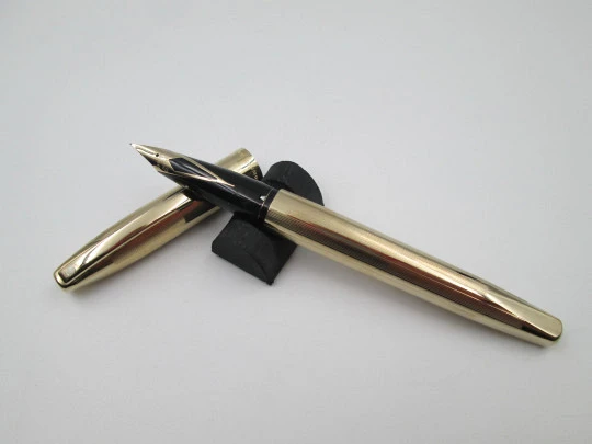 Sheaffer Imperial Triumph. Chapada en oro. Patrón lineal. Convertidor. 1970. EEUU Sheaffer Imperial Triumph. Chapada en oro. Patrón lineal. Convertidor. 1970. EEUU