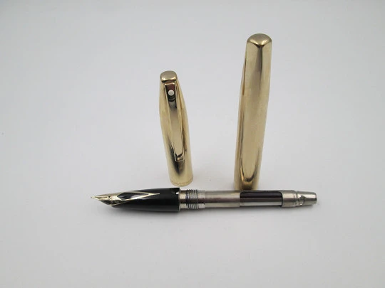 Sheaffer Imperial Triumph. Chapada en oro. Patrón lineal. Convertidor. 1970. EEUU Sheaffer Imperial Triumph. Chapada en oro. Patrón lineal. Convertidor. 1970. EEUU