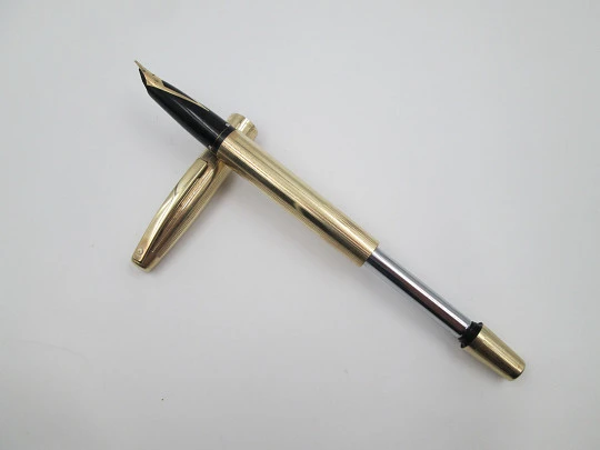 Sheaffer Imperial Triumph. Chapada oro 12k. Carga touchdown. 1970. Plumín 14k