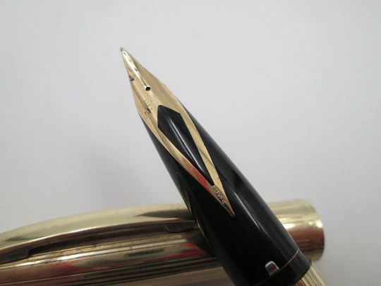 Sheaffer Imperial Triumph. Chapada oro 12k. Carga touchdown. 1970. Plumín 14k