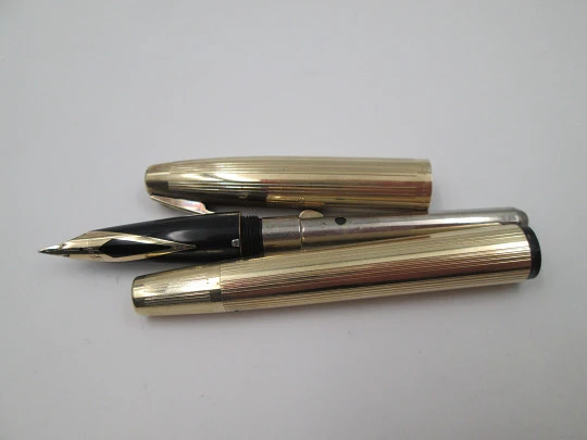 Sheaffer Imperial Triumph. Chapada oro 12k. Carga touchdown. 1970. Plumín 14k