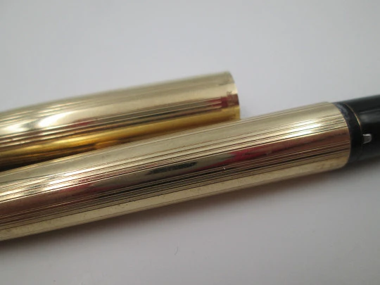 Sheaffer Imperial Triumph. Chapada oro 12k. Carga touchdown. 1970. Plumín 14k