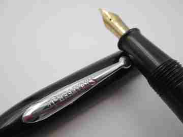 Sheaffer Junior fountain pen. Black plastic & silver plated. 14k gold nib. 1940's
