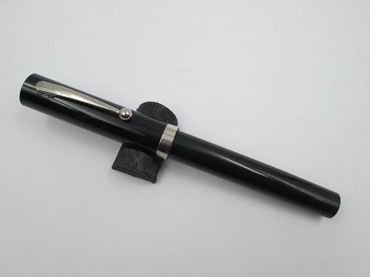 Sheaffer No Nonsense Calligraphy set. Black plastic & silver plated details. 1980's