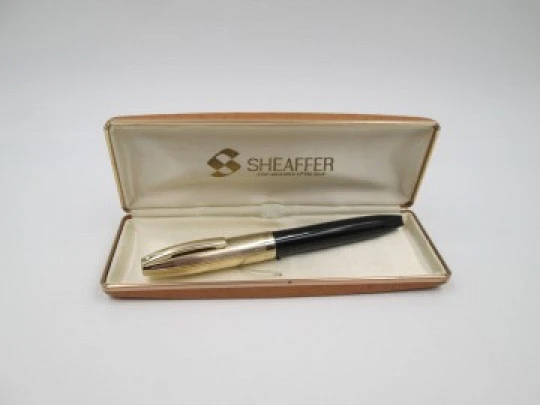 Sheaffer PFM V. Black plastic & gold plated. Snorkel. 1950's. Box. USA