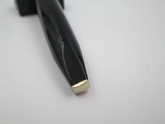 Sheaffer PFM V. Plástico negro y chapada oro. Snorkel. 1950. Plumín 14k. Caja. EEUU
