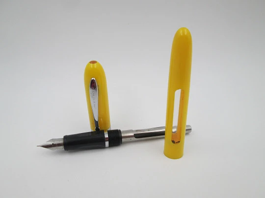 Sheaffer School fountain pen. Yellow plastic & silver plated metal. Steel nib. 1990's. USA