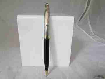 Sheaffer Sentinel. Steel cap. Gold plated band and clip. Black. 1940's