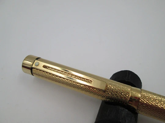 Sheaffer Targa Barleycorn fountain pen & ballpoint pen. 23k gold plated. 1980's