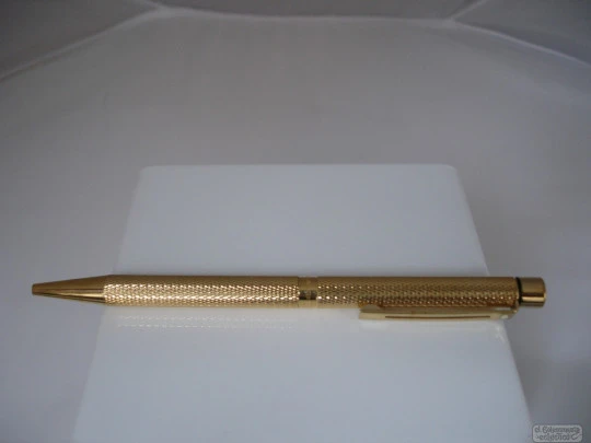 Sheaffer Targa. Chapado en oro. Guilloché. Años 70. Rotatorio