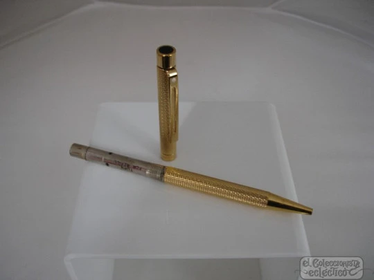 Sheaffer Targa. Chapado en oro. Guilloché. Años 70. Rotatorio