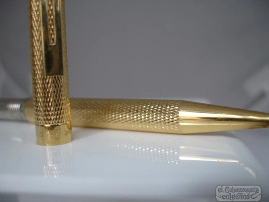 Sheaffer Targa. Chapado en oro. Guilloché. Años 70. Rotatorio