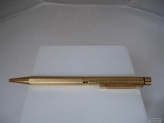 Sheaffer Targa. Gold-plated. 1970's. Barleycorn pattern. USA