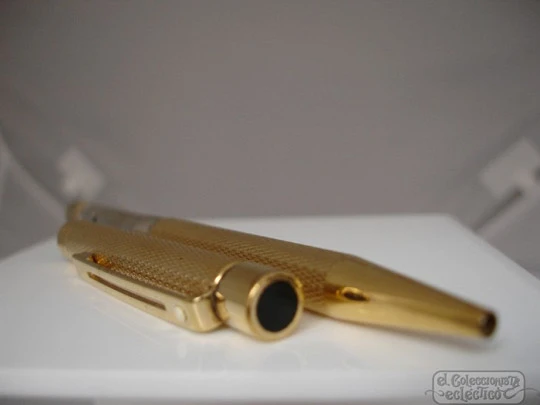 Sheaffer Targa. Gold-plated. 1970's. Barleycorn pattern. USA