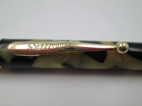 Sheaffer Titan Lifetime. Black & pearl. Radite celluloid. Gold filled. 1925