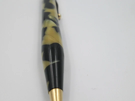 Sheaffer Titan Lifetime. Black & pearl. Radite celluloid. Gold filled. 1925