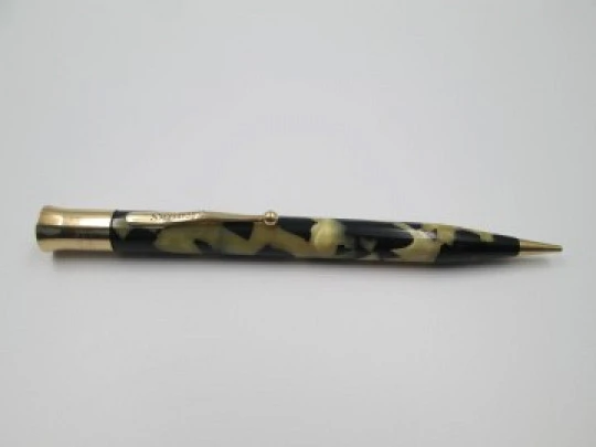 Sheaffer Titan Lifetime. Black & pearl. Radite celluloid. Gold filled. 1925