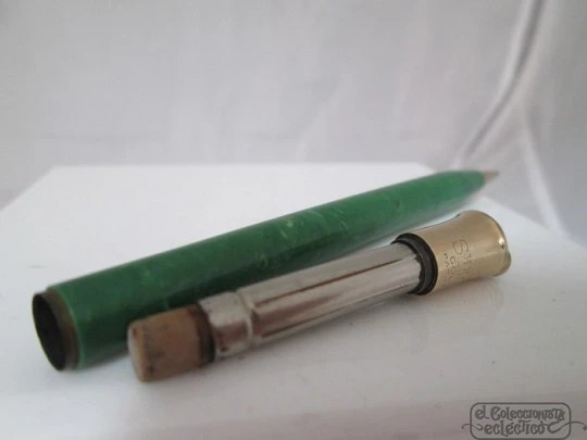 Sheaffer Titan. Jade green celluloid. 1920's. Lifetime. USA