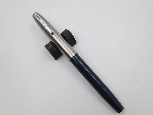 Sheaffer Triumph Imperial. Plástico azul y cromo pulido. Convertidor. 1990. Caja