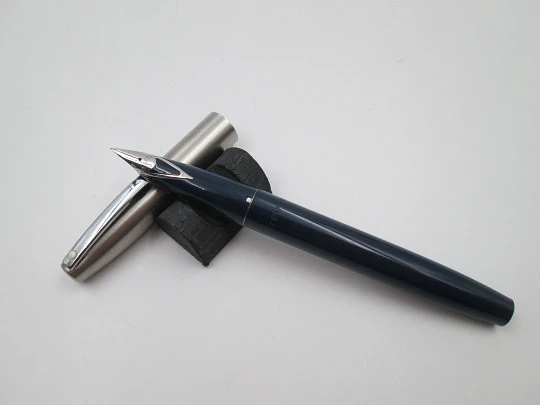 Sheaffer Triumph Imperial. Plástico azul y cromo pulido. Convertidor. 1990. Caja