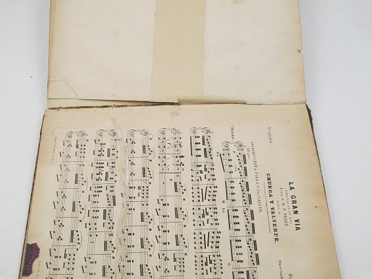 Sheets music book. Eight units. Hardcovers. Illustrated fronts. 121 pages. 19th century