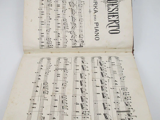 Sheets music book. Eight units. Hardcovers. Illustrated fronts. 121 pages. 19th century