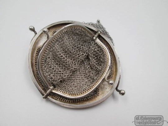 Silver mesh purse. Curve clutch frame. 1920's. Balls clasp. Germany