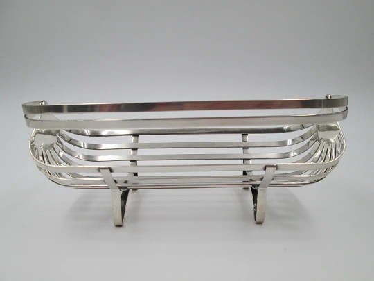 Silver plated biscuit basket. Circa 1950's. Folding handle. Europe