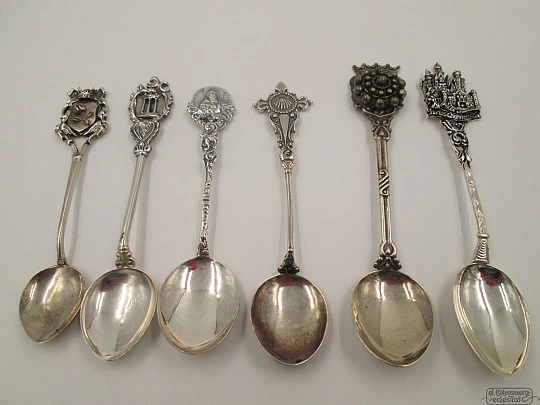 Six coffee & te spoons. 925 sterling silver. Various motifs. Europe