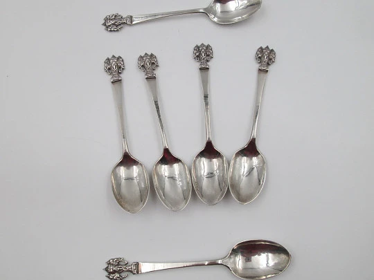 Six ornate coffee spoon set. 925 sterling silver. Shield with elephant motifs on top. 1990's