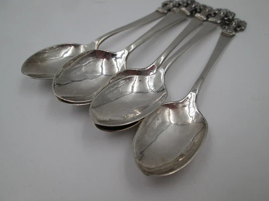 Six ornate coffee spoon set. 925 sterling silver. Shield with elephant motifs on top. 1990's