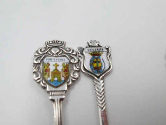 Six ornate spoon set. Sterling silver & enamel. Towns shields. 1980's