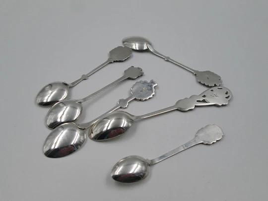 Six ornate spoon set. Sterling silver & enamel. Towns shields. 1980's