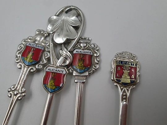 Six ornate spoon set. Sterling silver & enamel. Towns shields. 1980's