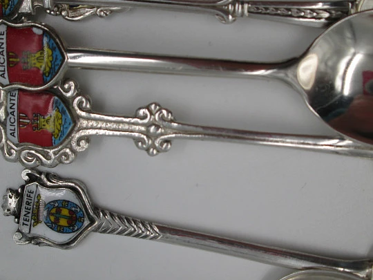 Six ornate spoon set. Sterling silver & enamel. Towns shields. 1980's