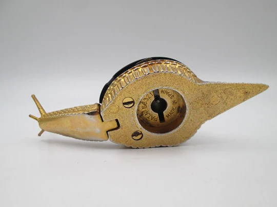 Snail desk hotel bell. Bronze and blued iron with floral damascened. Wind-up. Spain. 1960's Snail desk hotel bell. Bronze and blued iron with floral damascened. Wind-up. Spain. 1960's