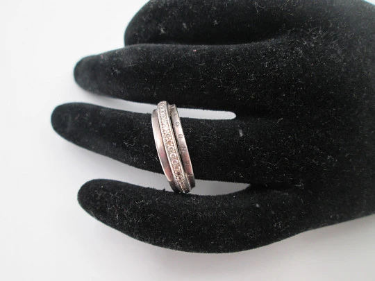 Sortija para mujer Pandora. Plata de ley 925 y pedrería blanca. Dinamarca. 2000