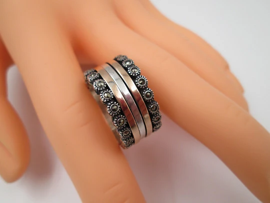 Sortija unisex giratoria. Plata de ley 925, oro rosa 9k y gemas marquesitas. Portugal