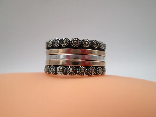 Sortija unisex giratoria. Plata de ley 925, oro rosa 9k y gemas marquesitas. Portugal