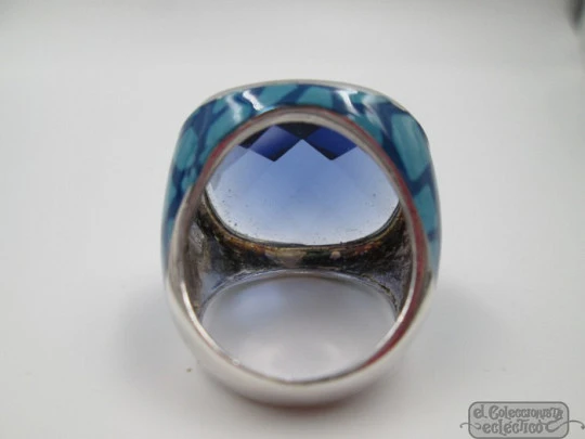 Sortija. Plata ley 925. Gema facetada y esmalte azul. España. Años 90