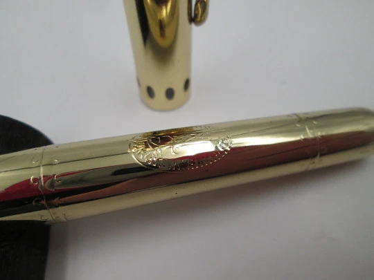 Spirit of St. Louis fountain pen. Gold plated and black resin. Converter. USA. 1990's